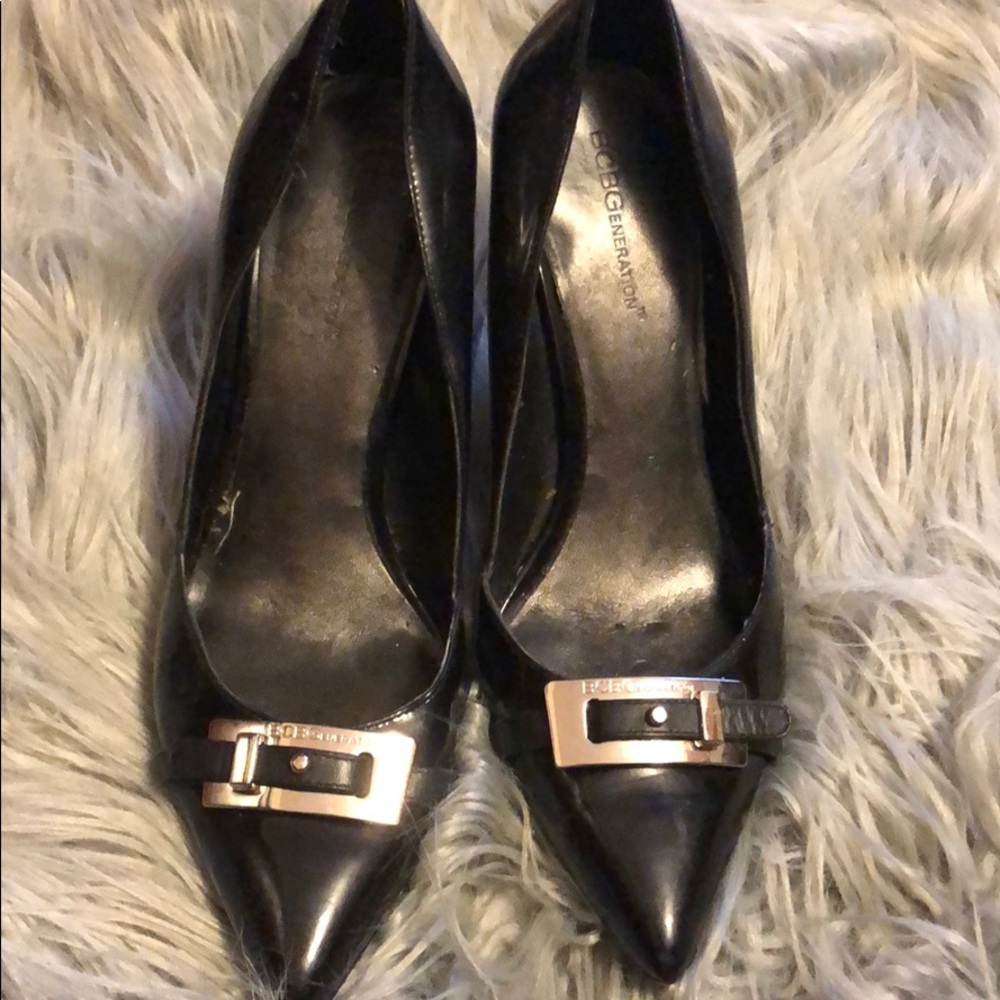 Black BCBG pumps
